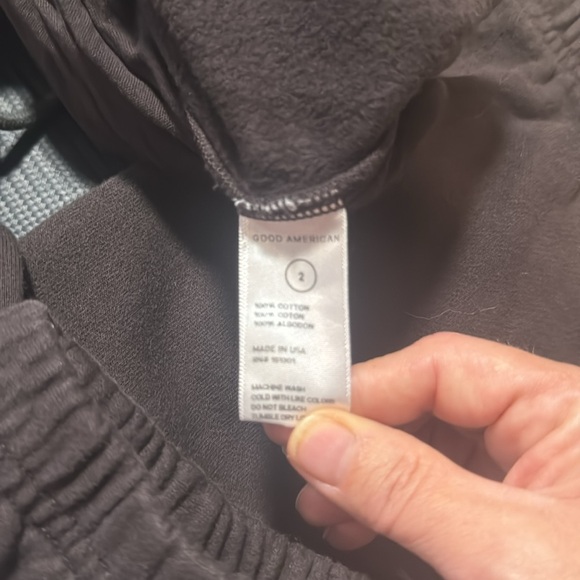 NWT good American chocolate sweats size 2. Comparable to a small-medium - Picture 5 of 6